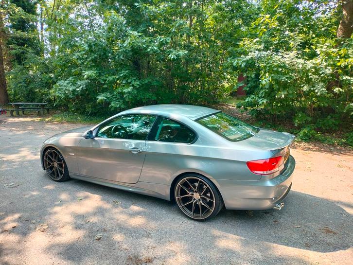 BMW 3-Serie 2.0 I 320 Coupe 2009 Grijs, Auto's, BMW, Particulier, 3-Serie, Airbags, Airconditioning, Alarm, Centrale vergrendeling