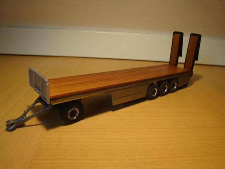 Tekno Zelfbouw Henger met Oprijdplaten., Hobby en Vrije tijd, Modelauto's | 1:50, Zo goed als nieuw, Bus of Vrachtwagen, Tekno