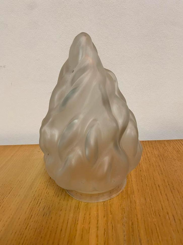 Art Deco Opaline Lampenkappen - Vlamvorm, Huis en Inrichting, Lampen | Lampenkappen, Zo goed als nieuw, Minder dan 25 cm, Overige vormen