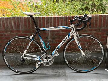Mooie racefiets in uitstekende staat beschikbaar voor biedingen