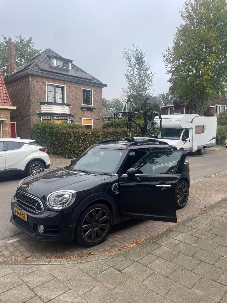 Yakima Wingbar inclusief fietsdager van Thule., Auto diversen, Dakdragers, Zo goed als nieuw, Ophalen of Verzenden