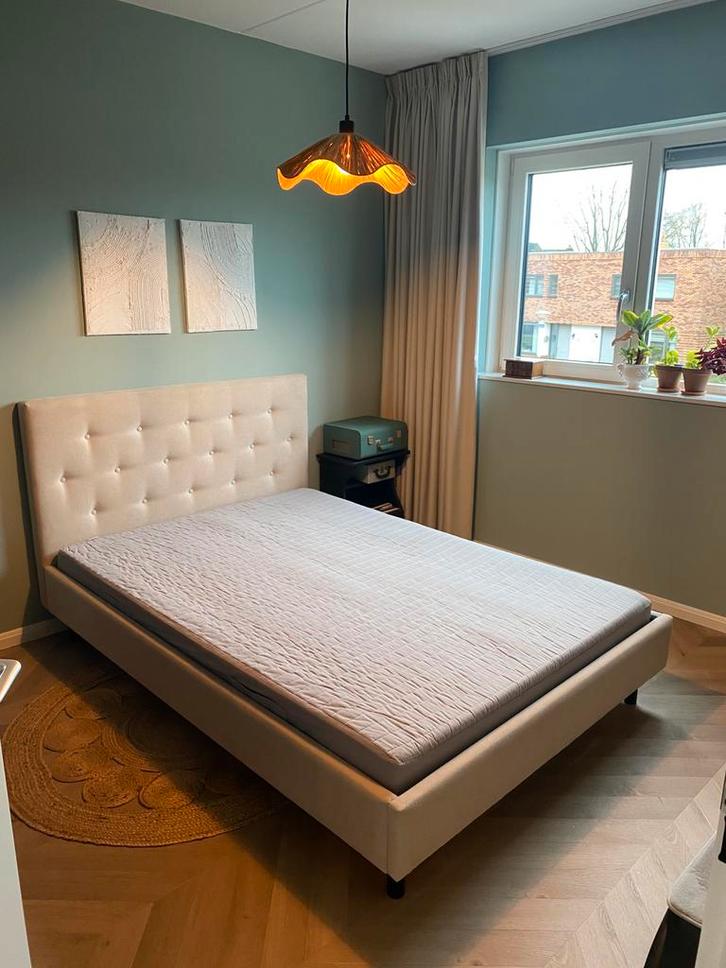 Bedbodem met mooi headboard incl matras, Huis en Inrichting, Slaapkamer | Matrassen en Bedbodems, Zo goed als nieuw, 140 cm, 200 cm