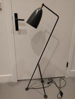 Gubi grashopper, Ophalen