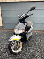 Piaggio Diesis C34 scooter met ART4 kettingslot + helm, Fietsen en Brommers, Scooters | Piaggio, Ophalen, Gebruikt, Overige modellen