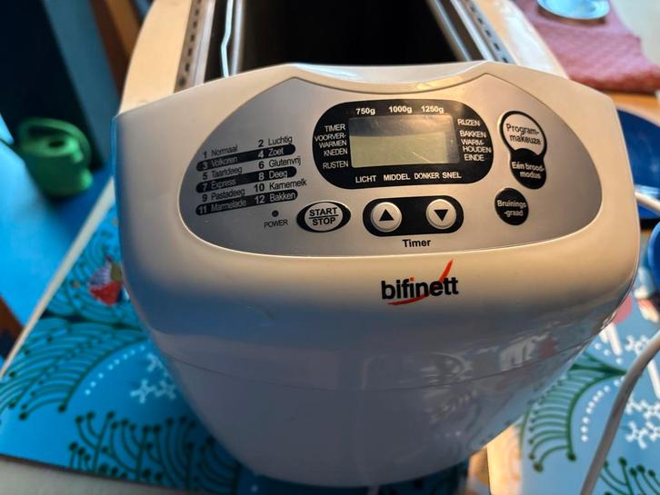 Gratis Broodbakmachine - Bifinett, Witgoed en Apparatuur, Broodbakmachines, Gebruikt, Met timer, 800 tot 1200 gram deeg, Kijkvenster