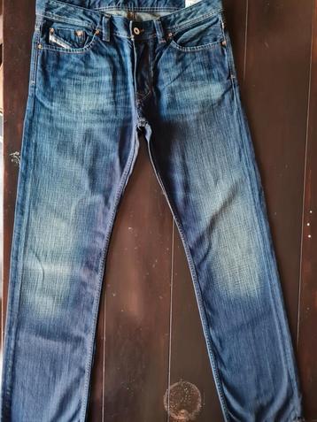ZGAN CLASSIC DIESEL LARKEE REGULAR STRAIGHT JEANS SIZE 34/34 beschikbaar voor biedingen