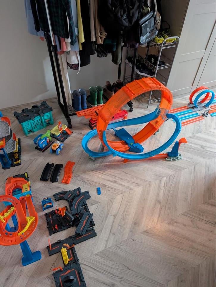 Hot Wheels Megatruck & Racebaan Set, Kinderen en Baby's, Speelgoed | Racebanen, Gebruikt, Racebaan, Handmatig, Hot Wheels, Met looping