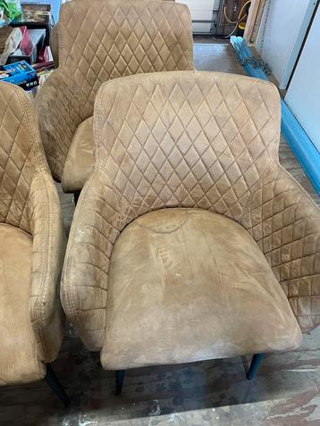 5 eettafel stoelen met armleuning cognac kleurig  beschikbaar voor biedingen