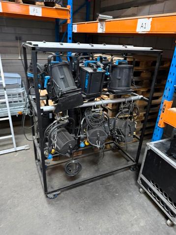 Meatrack met studio/theater kunstlicht lampen beschikbaar voor biedingen