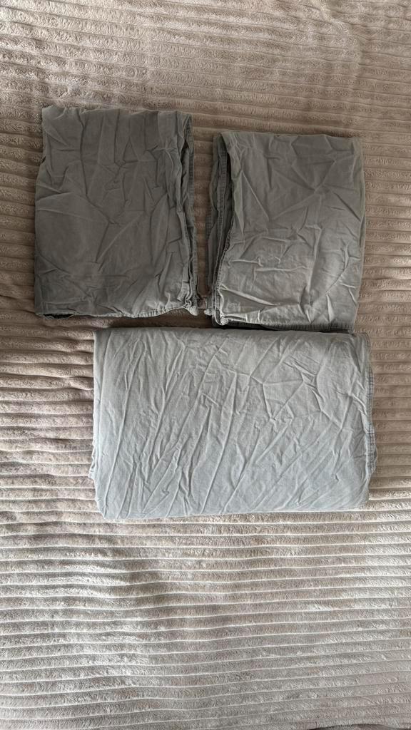 Lichtgrijze dekenset 200200 cm met 2 kussenslopen, Huis en Inrichting, Slaapkamer | Beddengoed, Zo goed als nieuw, Dekbedovertrek