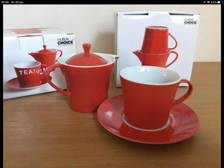 Rode Tea for ME set - Kop, Schotel & Theepot( 2 dozen), Huis en Inrichting, Keuken | Servies, Nieuw, Kop(pen) en/of Schotel(s)