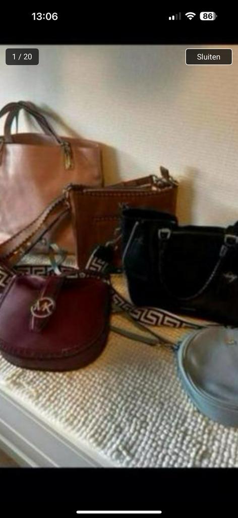 Partij handel tassen,schoenen  ongeveer 155  items, Sieraden, Tassen en Uiterlijk, Tassen | Schoudertassen, Zo goed als nieuw