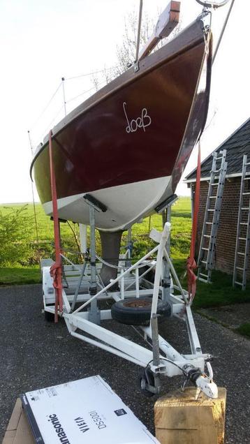 Werftrailer voor (kajuit)zeilboot beschikbaar voor biedingen