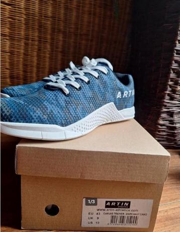 NIEUW Artin Athletics Dark Navy Camo maat 43 beschikbaar voor biedingen