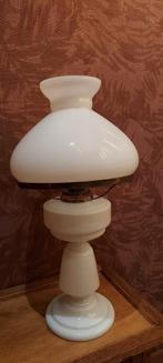 Vintage olielamp melkglas, Ophalen of Verzenden, Glas, 50 tot 75 cm