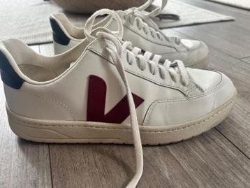 Sneakers - Veja V-12 (41) beschikbaar voor biedingen
