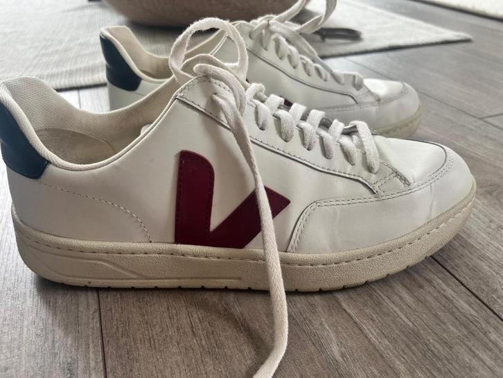 Sneakers - Veja V-12 (41), Kleding | Dames, Schoenen, Zo goed als nieuw, Sneakers of Gympen, Wit, Ophalen of Verzenden