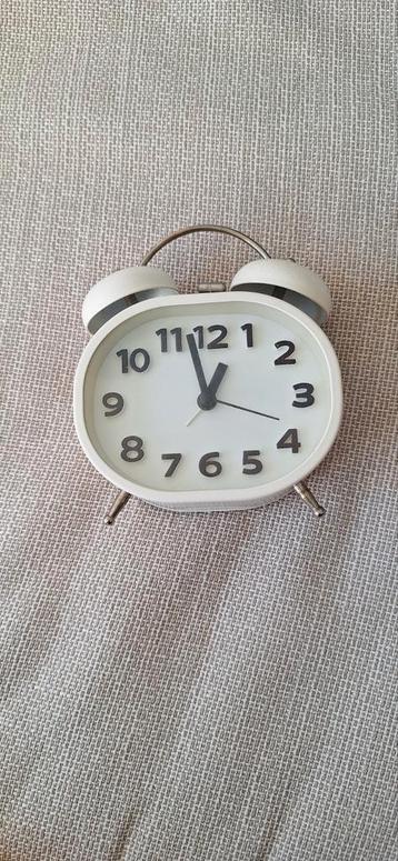 Small Alarm clock with lights  beschikbaar voor biedingen