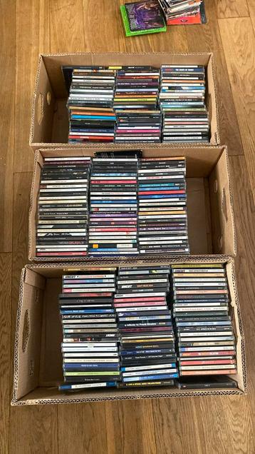 3 dozen met cd’s beschikbaar voor biedingen