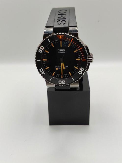 Prachtige Oris Aquis Date met nieuwe rubberenband (full set), Sieraden, Tassen en Uiterlijk, Horloges | Heren, Zo goed als nieuw