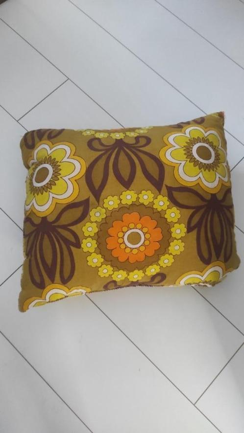 Vintage kussen katoen bloemen groen geel oranje, Huis en Inrichting, Woonaccessoires | Kussens, Gebruikt, Geel, Rechthoekig, Ophalen of Verzenden