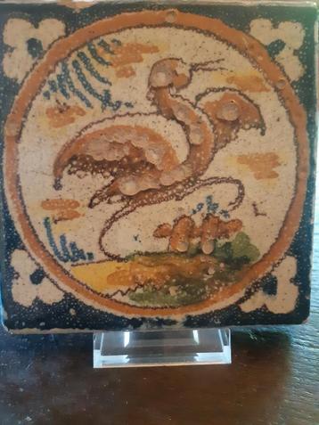 Antieke vroege polymet ornamenttegel in polychrome kleur beschikbaar voor biedingen