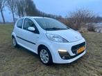 Peugeot 107 1.0 12V 5DR 2013 Wit/NEP/LED/NIEUWE APK, Auto's, Peugeot, Voorwielaandrijving, Euro 5, Stof, Zwart