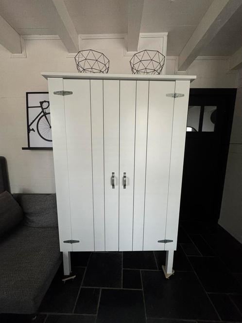 Mooie kinder kledingkast van Kids Factory, Kinderen en Baby's, Kinderkamer | Commodes en Kasten, Zo goed als nieuw, Kast, 105 cm of meer