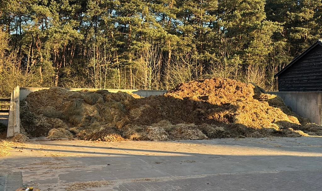 Paardenmest, Ophalen, Tuinaarde