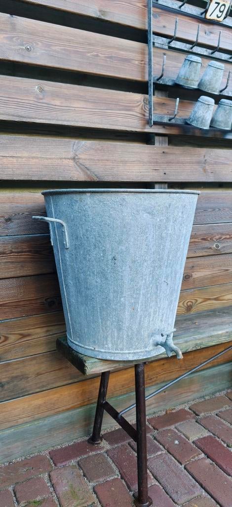 Zinken bak met kraantje / emmer / teil, Tuin en Terras, Bloembakken en Plantenbakken, Ophalen
