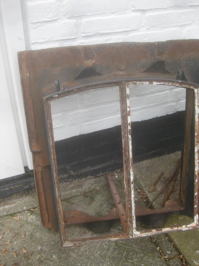 dakraam gietijzer antiek 65x65 antiek oud raam, Doe-het-zelf en Verbouw, Glas en Ramen, Ophalen, Gebruikt, Minder dan 80 cm, Minder dan 80 cm