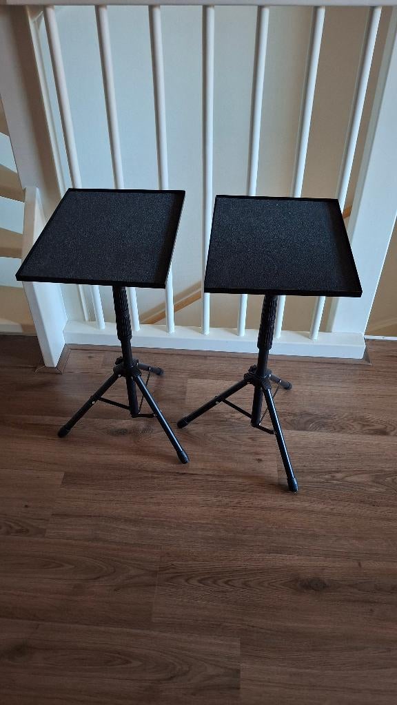 Beamer tafeltje 2 stuks, Audio, Tv en Foto, Beamers, Ophalen, Nieuw, LED