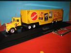 USA-Sinalco  KENWORTH  in PC-vitrine  Herpa, Ophalen of Verzenden, Nieuw, Bus of Vrachtwagen, Herpa