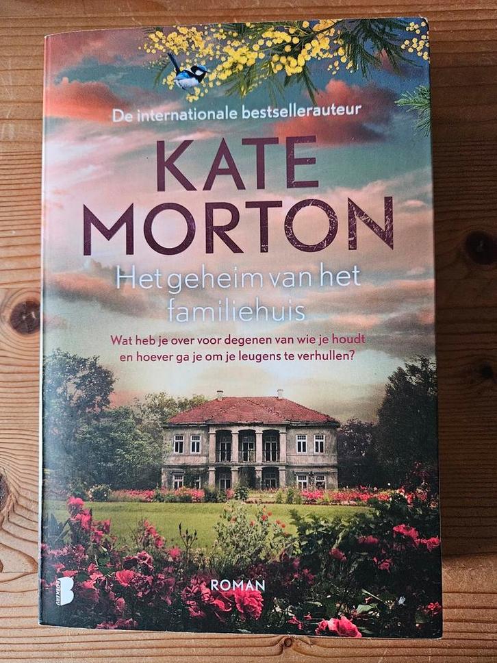 Het geheim van het familiehuis - Kate Morton Roman, Boeken, Romans, Zo goed als nieuw, Europa overig, Ophalen of Verzenden