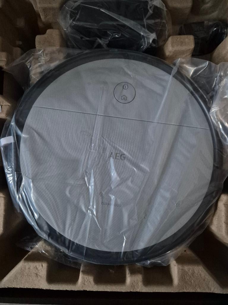 robot stofzuiger AEG, Witgoed en Apparatuur, Stofzuigers, Ophalen, Nieuw, Robotstofzuiger