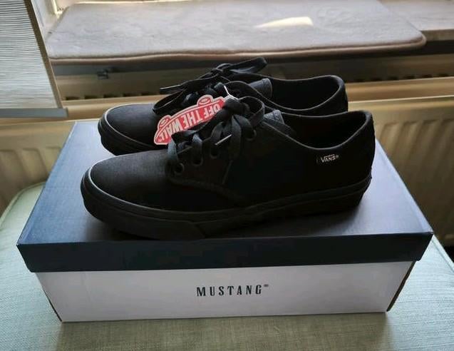 Vans - Sneakers - Maat 37 - Skate - Gothic - Emo, Zwart, Nieuw, Ophalen of Verzenden, Sneakers of Gympen