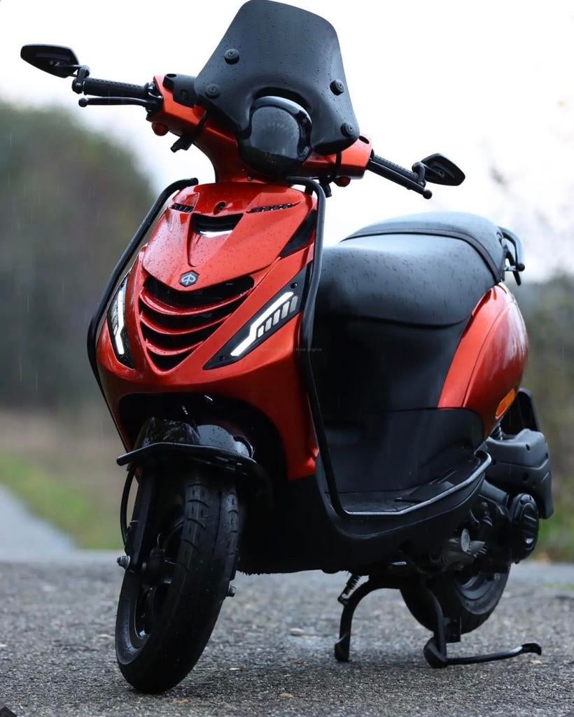 Zip 2000 gezocht, Ophalen, Zo goed als nieuw, Benzine, Zip