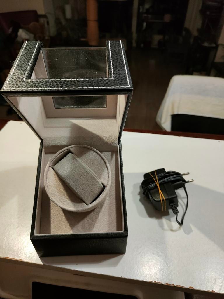 Vivid Green luxe watch winder (Watchwinder)., Sieraden, Tassen en Uiterlijk, Ophalen of Verzenden, Zo goed als nieuw
