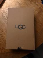 Nieuwe Uggs Pantoffels - Maat 39, Ophalen of Verzenden, Nieuw, Beige, Pantoffels of Sloffen