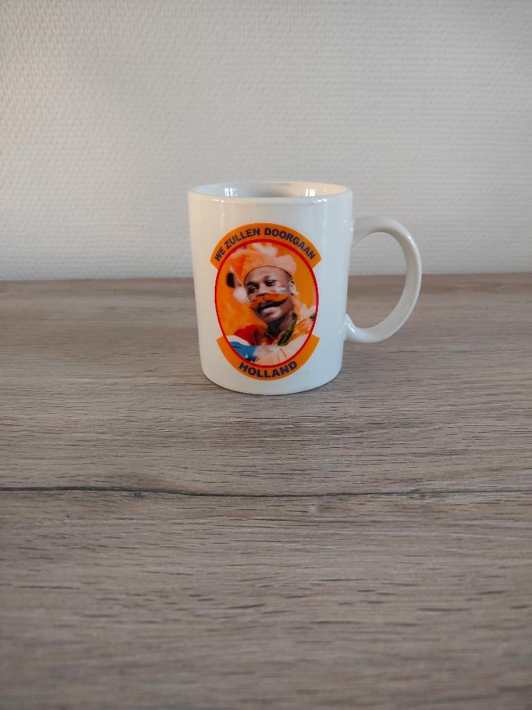 Oranje/voetbal mok, Ophalen of Verzenden, Zo goed als nieuw, Overige stijlen, Overige typen