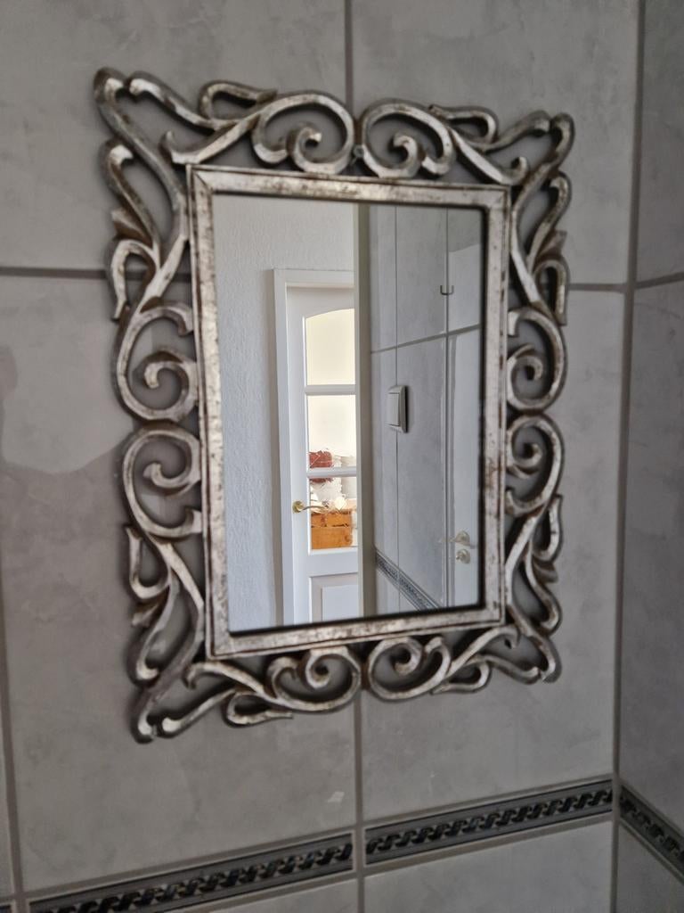 Decoratieve spiegel met sierlijke lijst, Huis en Inrichting, Woonaccessoires | Spiegels, Gebruikt, Minder dan 50 cm, Minder dan 100 cm