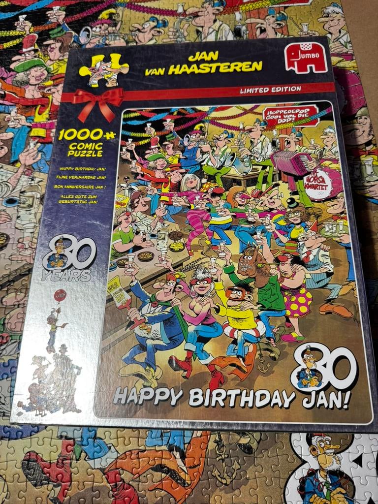 Jan van haasteren 1000st happy birthday jan.   80 years., Ophalen of Verzenden, 500 t/m 1500 stukjes, Zo goed als nieuw