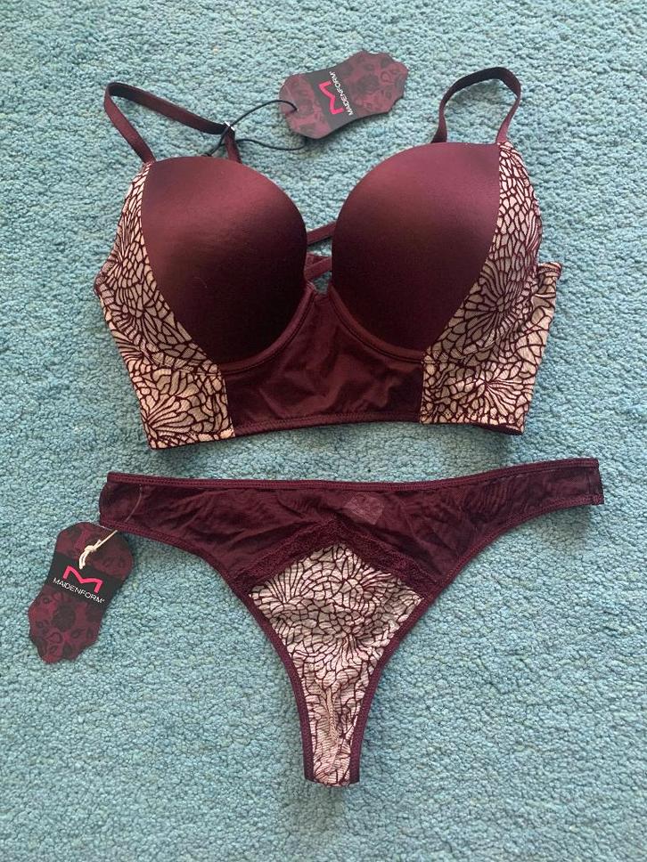 Maidenform Flocked Mesh push-up longline BH 80C + strings, Kleding | Dames, Ondergoed en Lingerie, Setje, Rood, Ophalen of Verzenden
