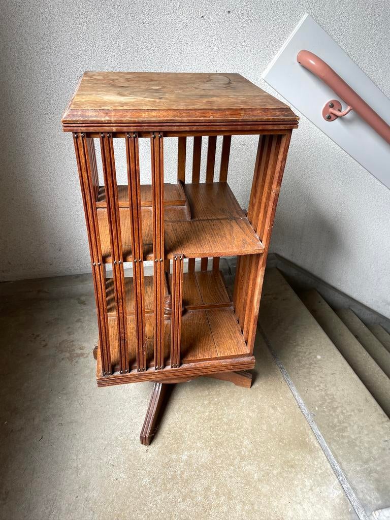 Antiek massief houten boekenmolen vintage design, Ophalen