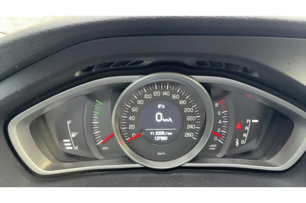 Volvo V40 1.5 T2 Nordic+ Trekhaak | Cruise Cont € 12.950,0, Auto's, Automaat, Stof, 4 cilinders, 700 kg