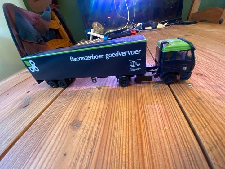 Vier modelvrachtwagens: Beemsterboer, Coca-Cola, Transportgr, Hobby en Vrije tijd, Modelbouw | Auto's en Voertuigen, Gebruikt