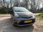 Toyota Aygo 1.0 12V Vvt-i 5DRS 2013 Bruin/brons, Voorwielaandrijving, Bruin, 4 stoelen, Origineel Nederlands