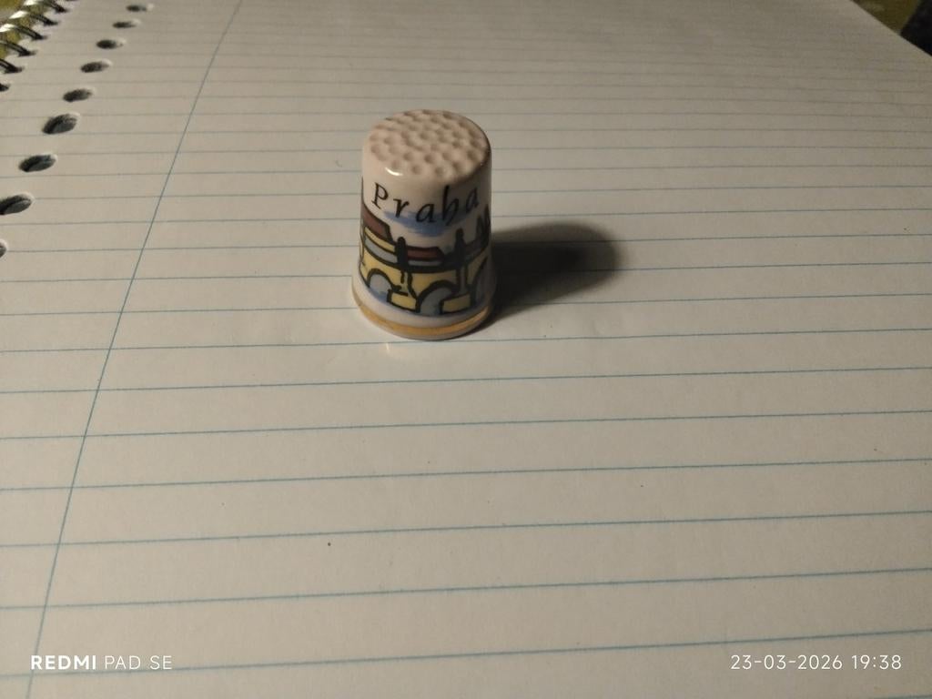 Vingerhoedje PRAAG TSJECHISCHE REPUBLIEK.DET ZIE FOTO'S., Ophalen of Verzenden, 17 tot 18, Zilver, Dame