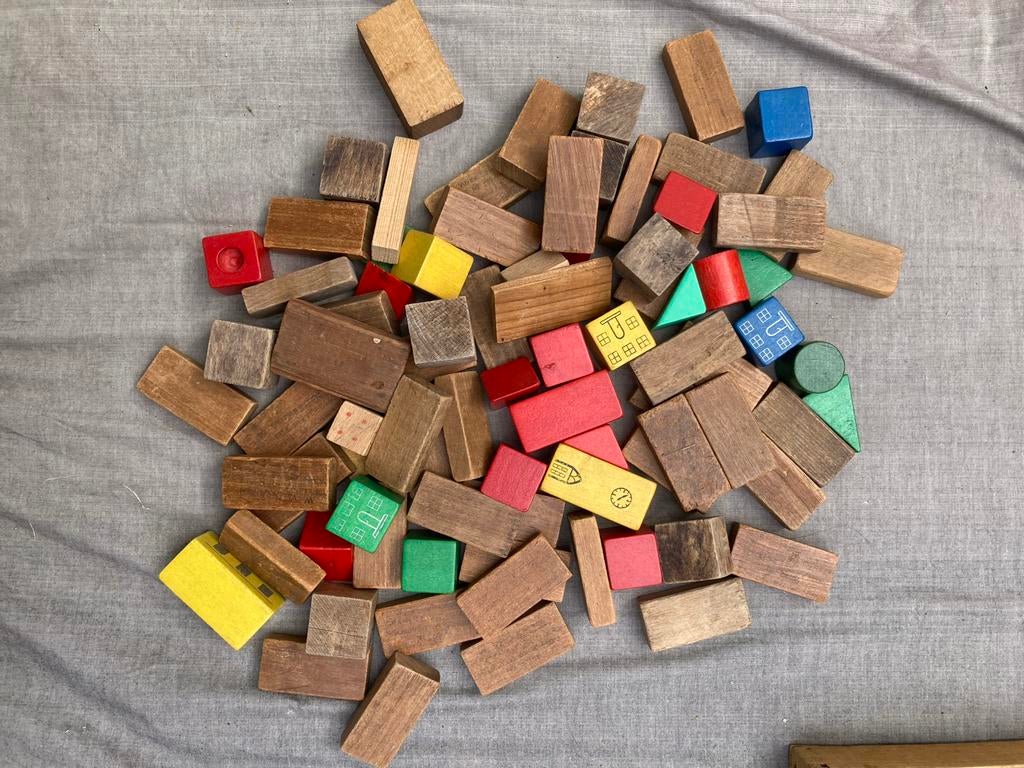 Grote verzameling houten bouwblokken (in kist), Ophalen, Gebruikt, Overige merken