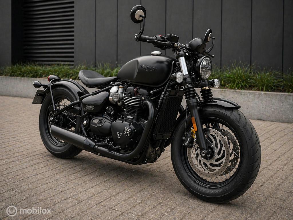 Triumph Bobber Black| Slechts 10K km | cruise control | 2018, Motoren, Chopper, Bedrijf, Meer dan 35 kW, 1200 cc